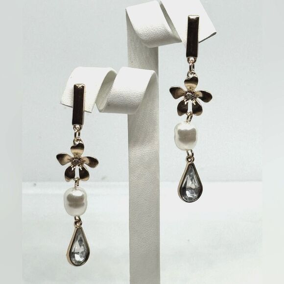 ISAAC MIZRAHI Gold Tone Flower Crystal Dangling Post Earrings - Picture 3 of 5